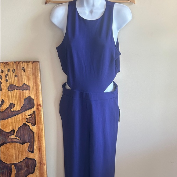 NWT Elegant Navy Sleeveless jumpsuit WITH CUTOUT size m - Picture 1 of 6